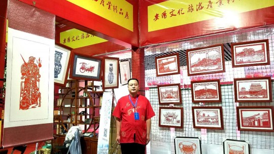 著名紙雕藝術家劉喜成亮相中國航空節