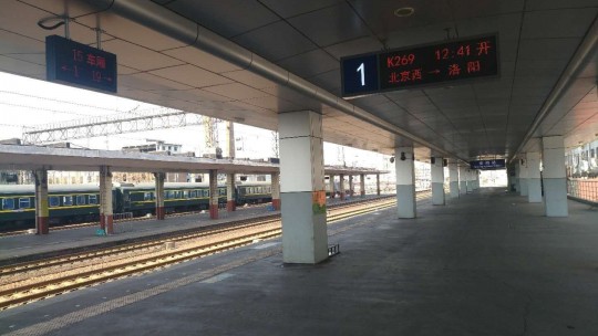 安陽火車站首創普速車站站臺電子車廂標