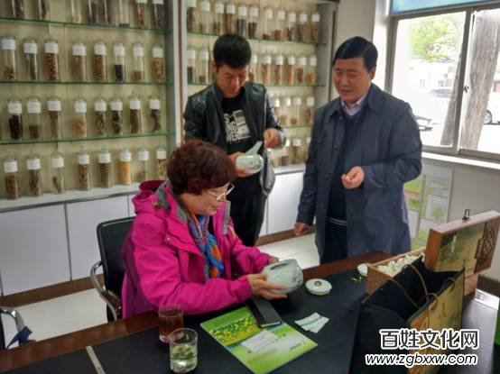 磁縣科學技術局、金益農公司赴農科院藥用植物研究中心考察洽談