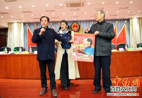 著名軍旅詩人殷德江詩歌創作60年作品研討會在京召開——德性光耀大地昭齊魯子弟文品，江河情激浪花揚軍旅老兵詩才（組圖）