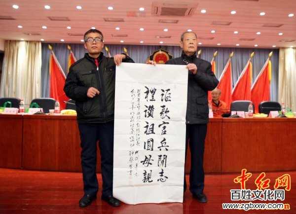 著名軍旅詩人殷德江詩歌創作60年作品研討會在京召開——德性光耀大地昭齊魯子弟文品，江河情激浪花揚軍旅老兵詩才（組圖）
