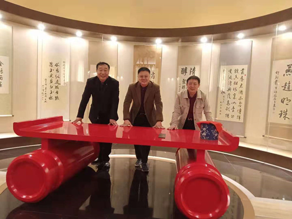 媒企“牽手”共慶第二十個中國記者節 ——記者采風團走進邯鄲市肥鄉區叢臺酒苑