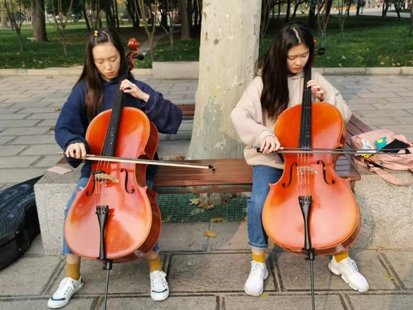 媒企“牽手”共慶第二十個中國記者節 ——記者采風團走進邯鄲市肥鄉區叢臺酒苑