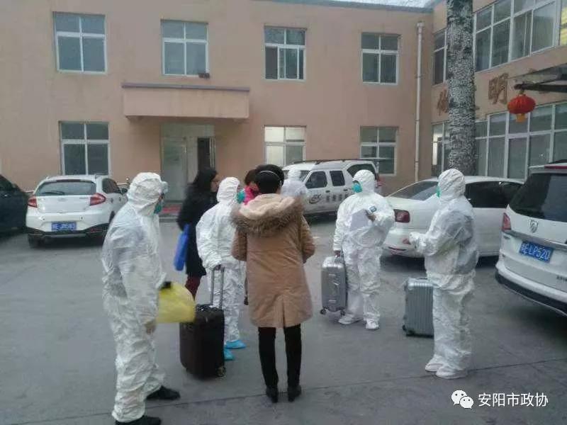 安陽民建會員勝桂紅在疫情防控中的最美身影