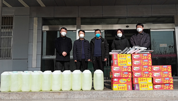安陽愛心企業家董國賓再次捐贈消毒液獻愛心