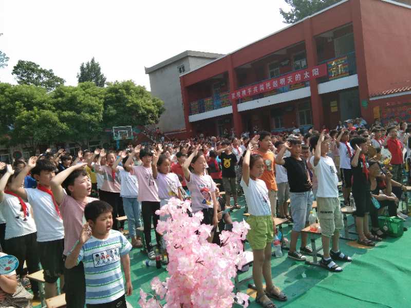 快樂綻放 童心飛揚——李河干小學舉辦文藝匯演喜迎“六一”兒童節(jié)