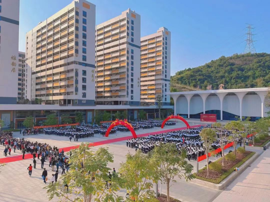 柴時鐘:校長教育思想對學校的發(fā)展至關重要 柴時鐘:校長教育思想對學校的發(fā)展至關重要