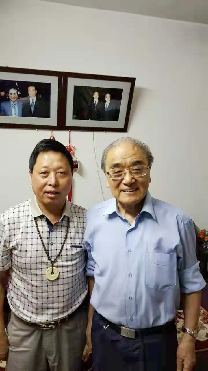 中國健康事業創新發展杰出貢獻人物——方逢強