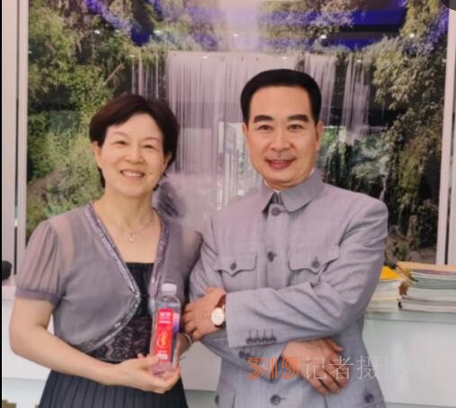 仙寓山泉（龍、壽、佛）硒礦泉水省代簽約在仙寓山舉行